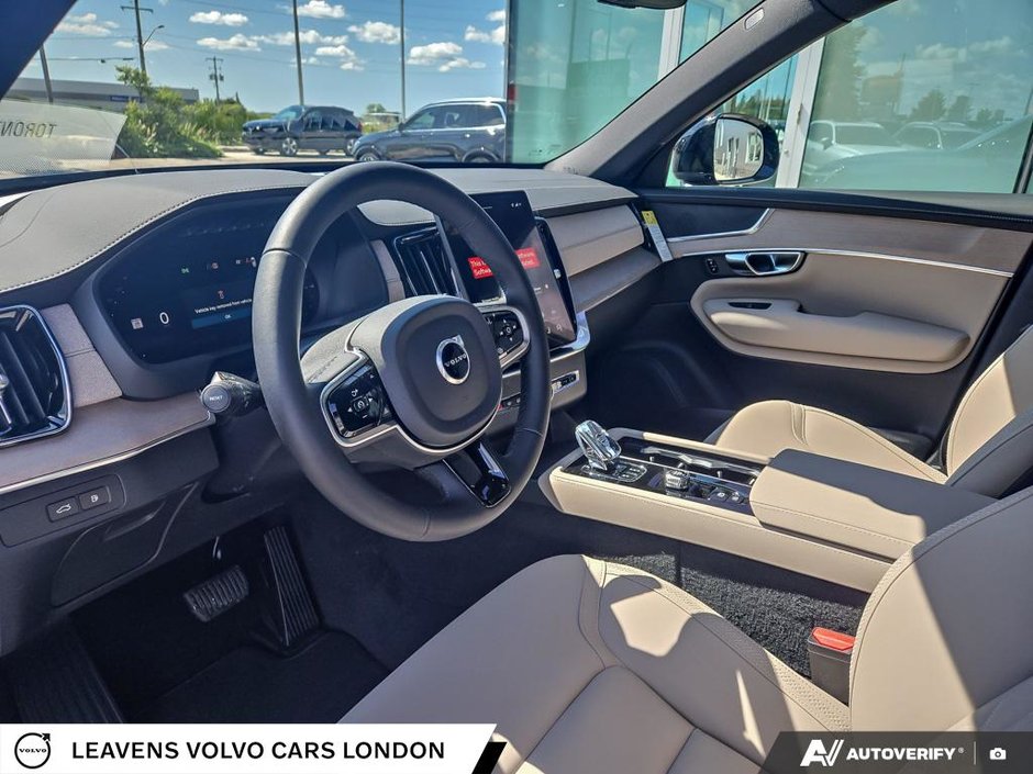 2026 Volvo XC90 PLUG-IN HYBRID PLUS DARK THEME-12