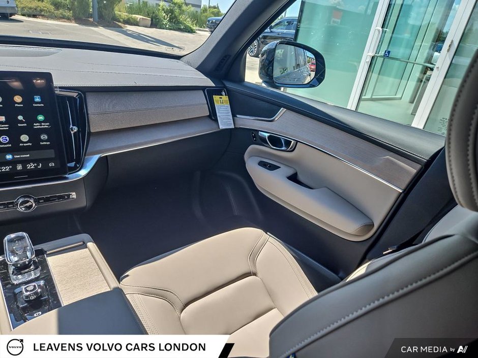 2026 Volvo XC90 Plug-In Hybrid PLUS DARK THEME-24
