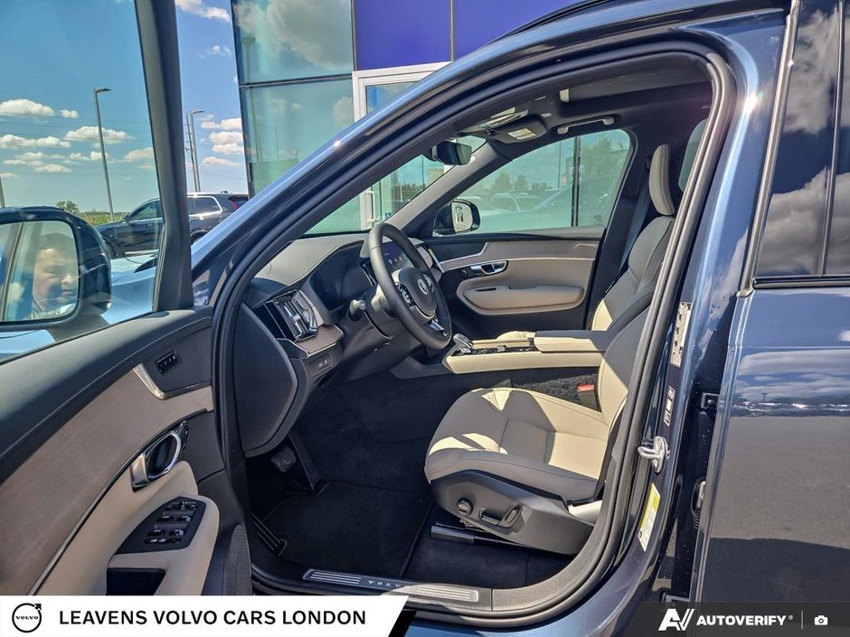 2026 Volvo XC90 PLUG-IN HYBRID PLUS DARK THEME-25