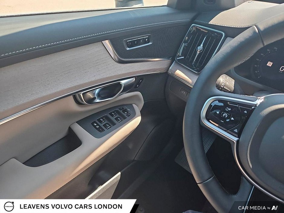 2026 Volvo XC90 Plug-In Hybrid PLUS BRIGHT THEME-17