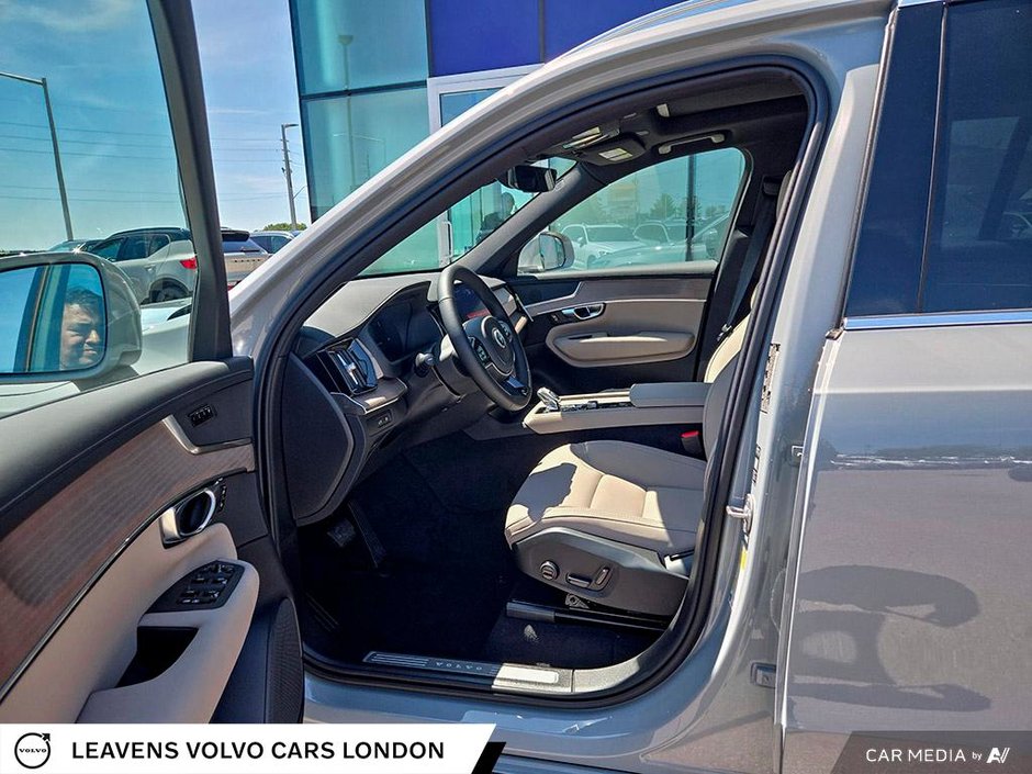 2026 Volvo XC90 Plug-In Hybrid PLUS BRIGHT THEME-12