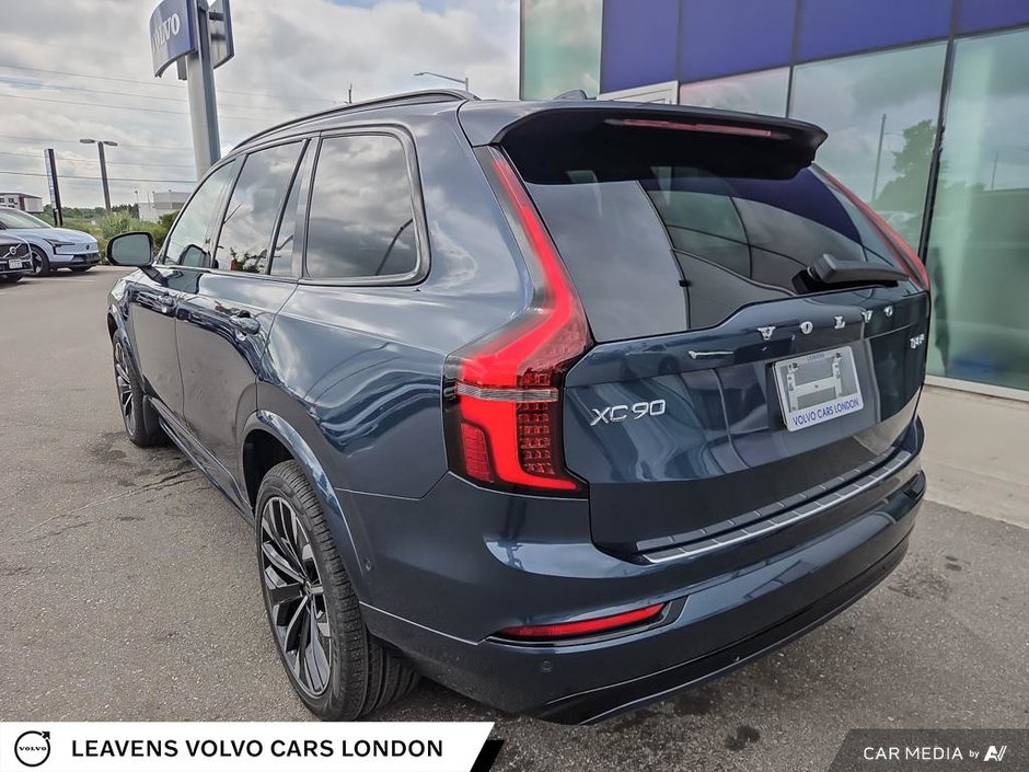 2026 Volvo XC90 Plug-In Hybrid PLUS DARK THEME-10