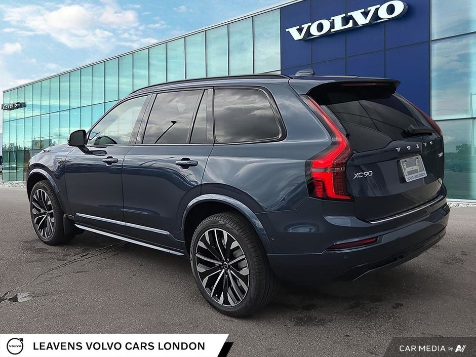 2026 Volvo XC90 Plug-In Hybrid PLUS DARK THEME-3
