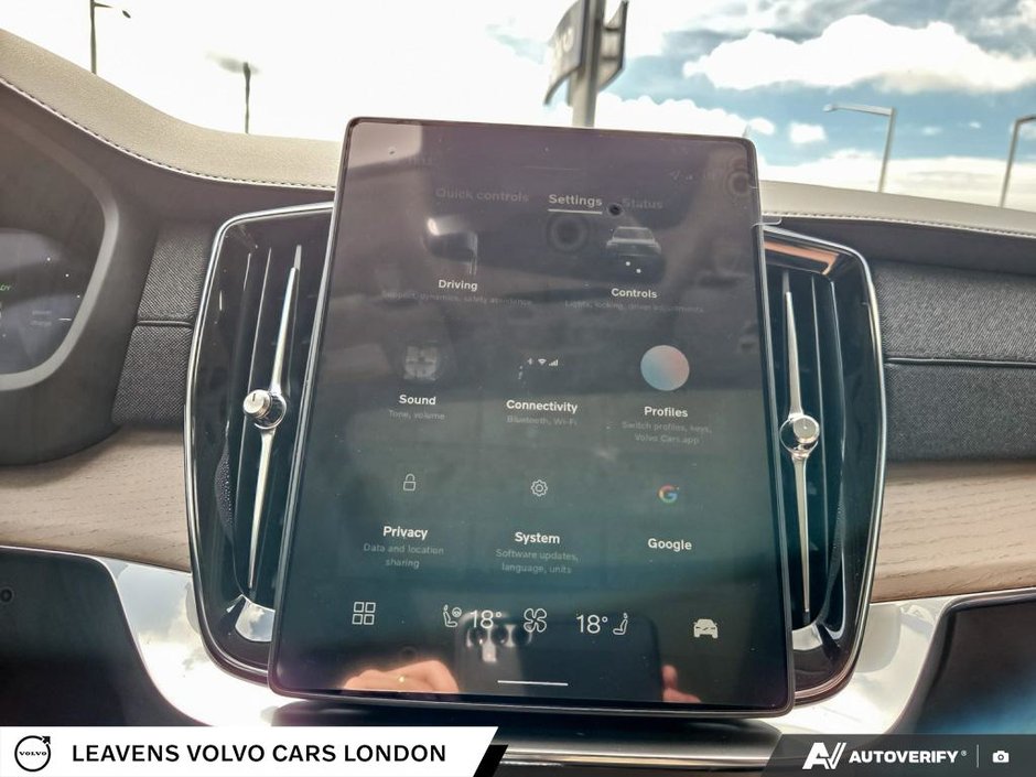 2026 Volvo XC90 PLUG-IN HYBRID PLUS DARK THEME-27