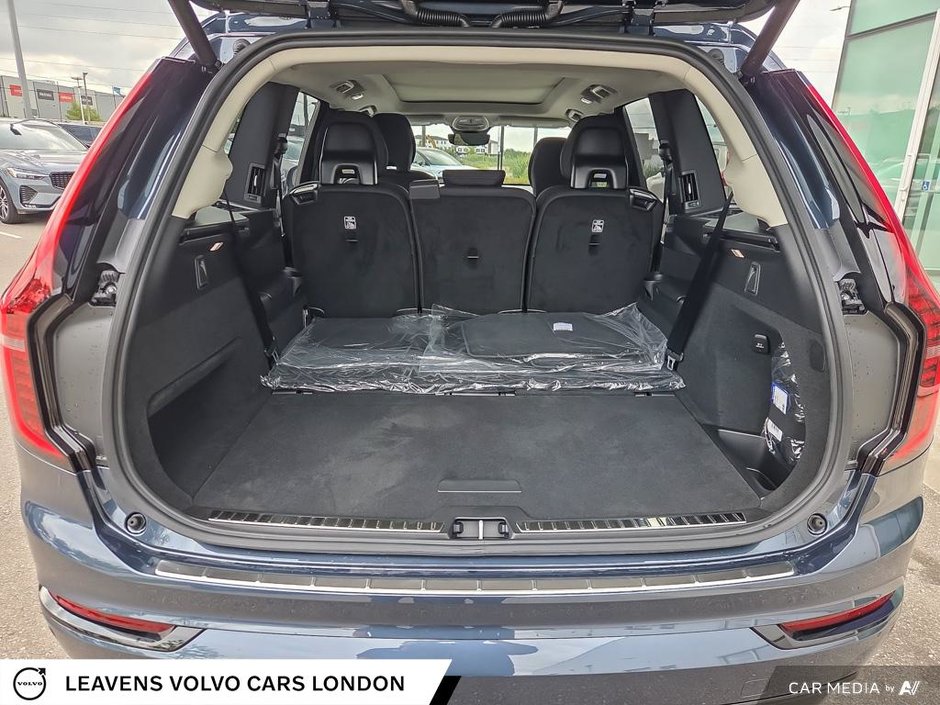 2026 Volvo XC90 Plug-In Hybrid PLUS DARK THEME-11