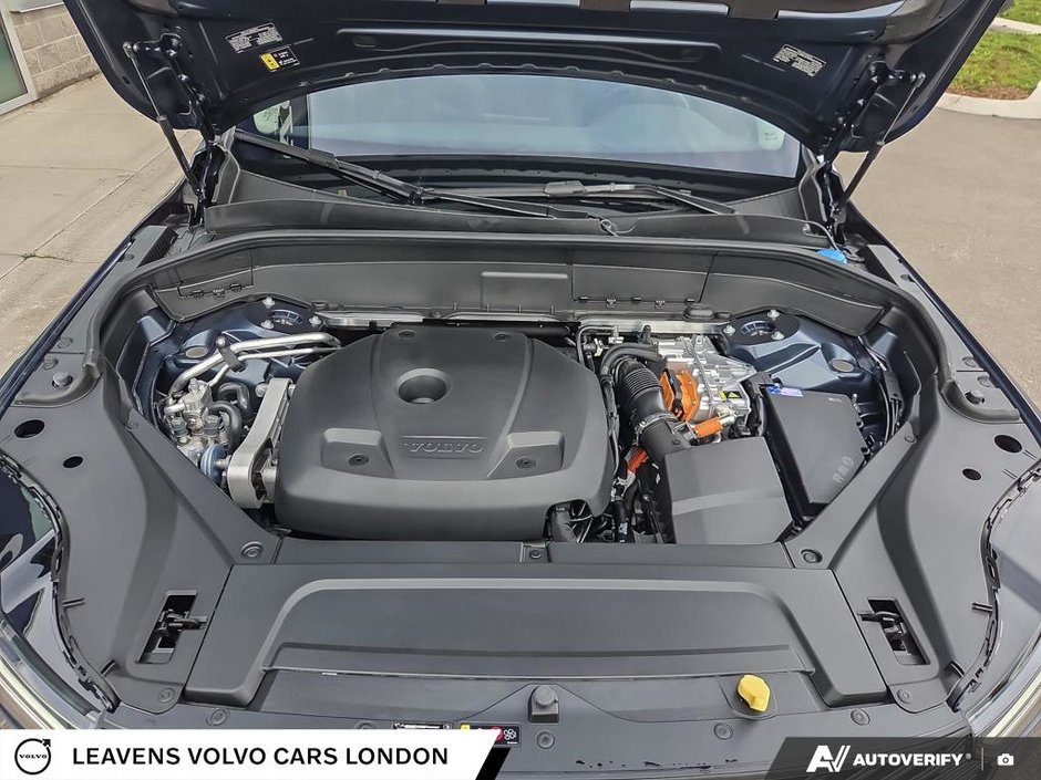 2026 Volvo XC90 PLUG-IN HYBRID PLUS DARK THEME-9