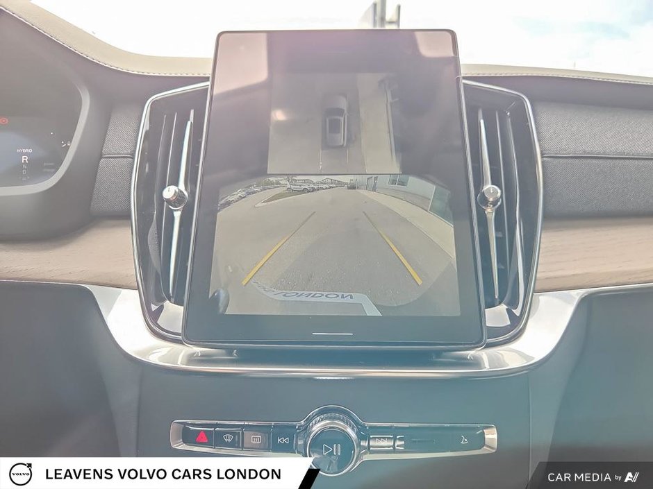 2026 Volvo XC90 Plug-In Hybrid PLUS DARK THEME-18
