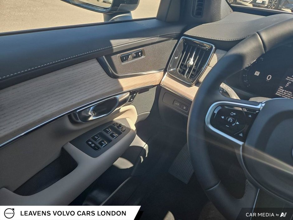 2026 Volvo XC90 Plug-In Hybrid PLUS DARK THEME-16
