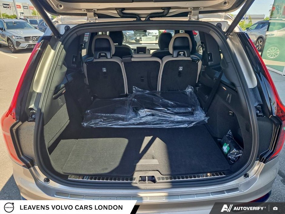 2026 Volvo XC90 PLUG-IN HYBRID PLUS DARK THEME-11