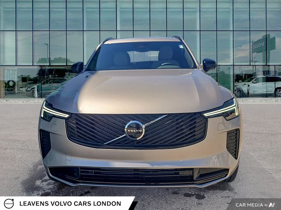 2026 Volvo XC90 Plug-In Hybrid PLUS DARK THEME-1