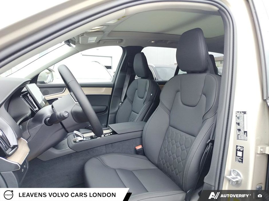 2026 Volvo XC90 Plug-In Hybrid PLUS BRIGHT THEME-28
