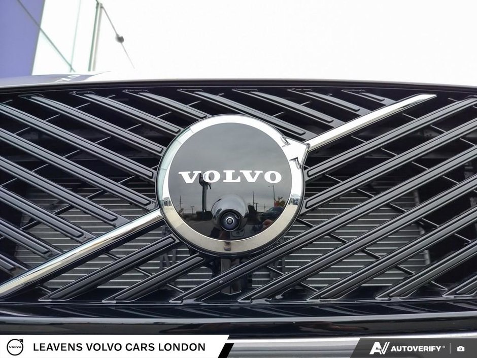 2026 Volvo XC90 PLUG-IN HYBRID PLUS DARK THEME-8