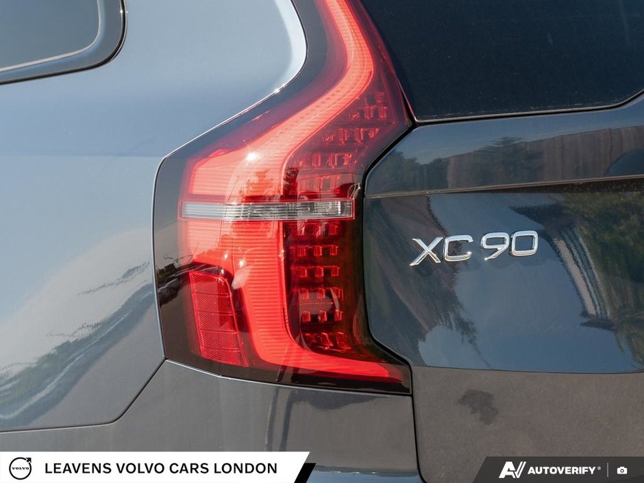 2026 Volvo XC90 PLUG-IN HYBRID PLUS DARK THEME-11