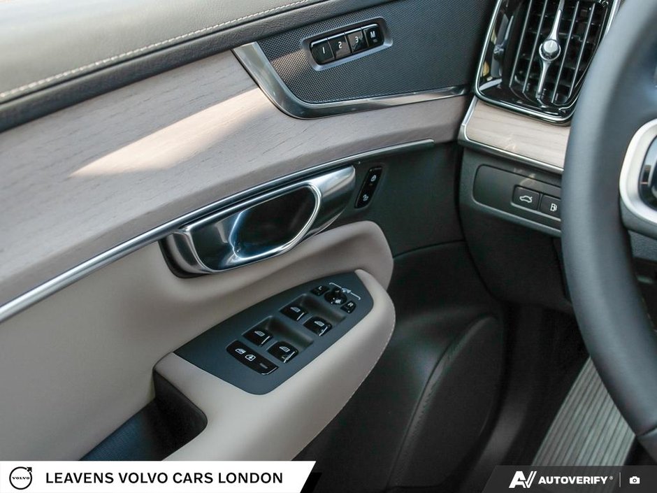 2026 Volvo XC90 PLUG-IN HYBRID PLUS DARK THEME-16