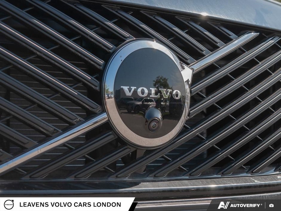 2026 Volvo XC90 PLUG-IN HYBRID PLUS DARK THEME-8