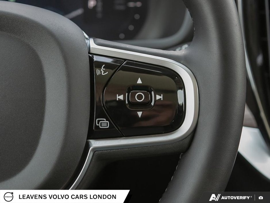 2026 Volvo XC90 PLUG-IN HYBRID PLUS DARK THEME-17