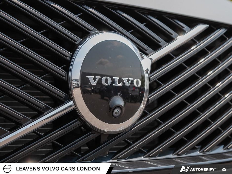2026 Volvo XC90 PLUG-IN HYBRID PLUS DARK THEME-8