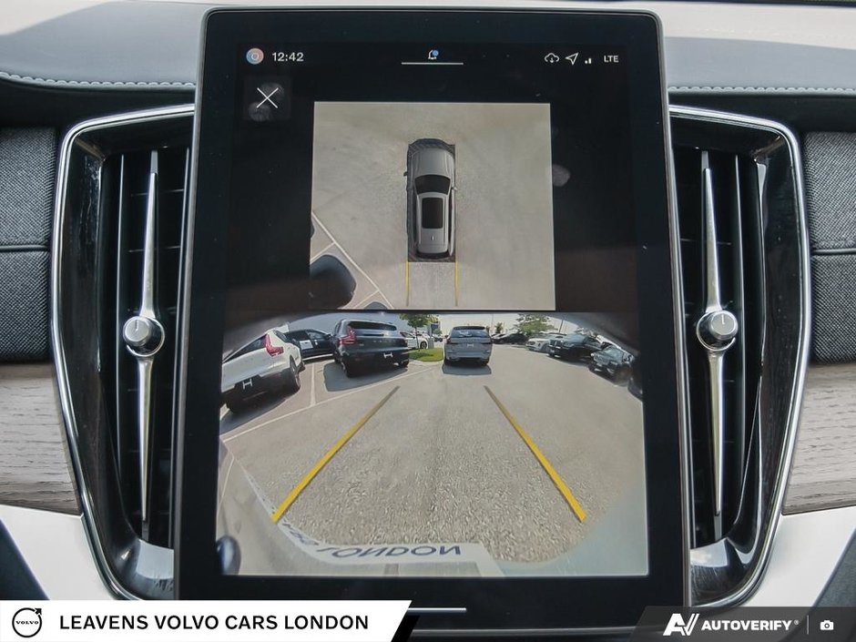 2026 Volvo XC90 PLUG-IN HYBRID PLUS DARK THEME-26