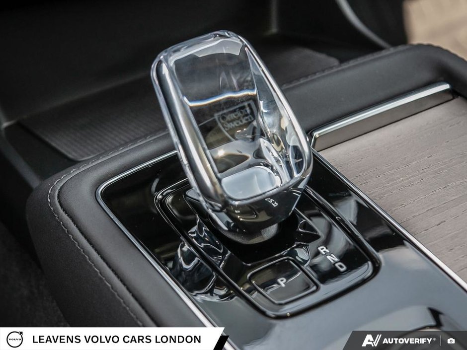 2026 Volvo XC90 PLUG-IN HYBRID PLUS DARK THEME-18