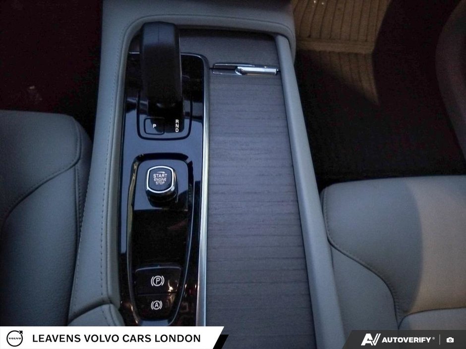 2024 Volvo XC90 RECHARGE PLUS BRIGHT THEME-17