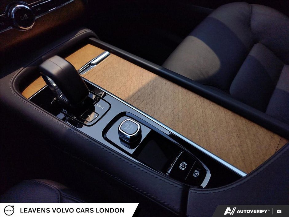 2024 Volvo XC90 RECHARGE CORE BRIGHT THEME-17