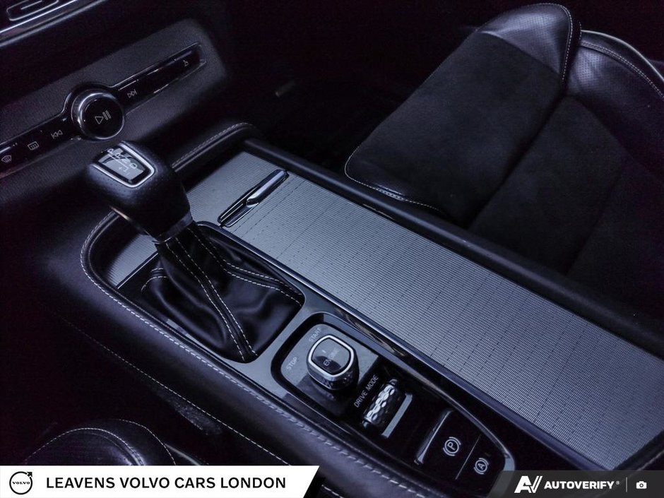 2016 Volvo XC90 T6 R-DESIGN-17