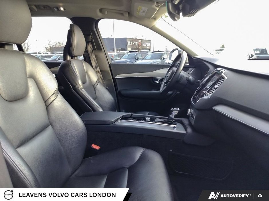 2020 Volvo XC90 MOMENTUM-21