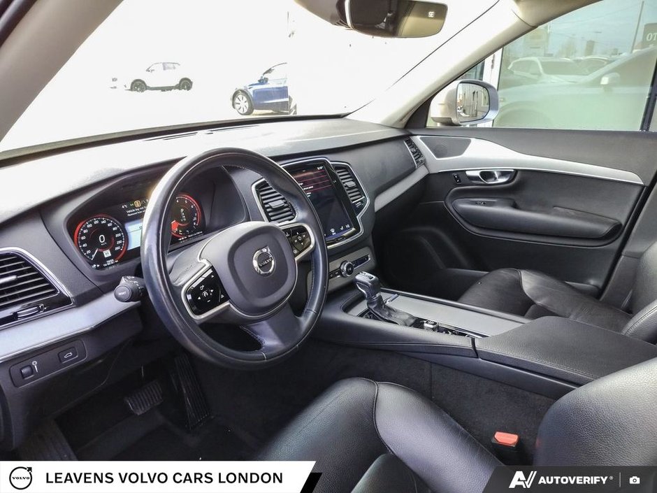 2020 Volvo XC90 MOMENTUM-12