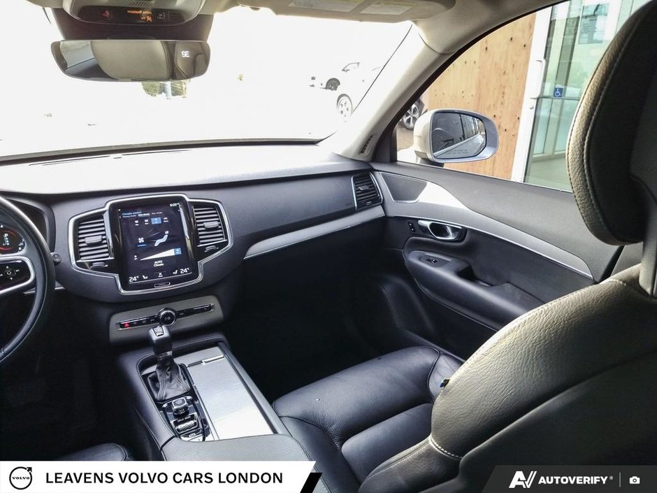 2020 Volvo XC90 MOMENTUM-24