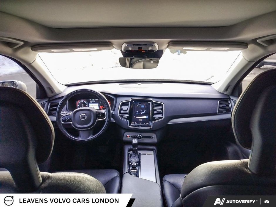2020 Volvo XC90 MOMENTUM-23