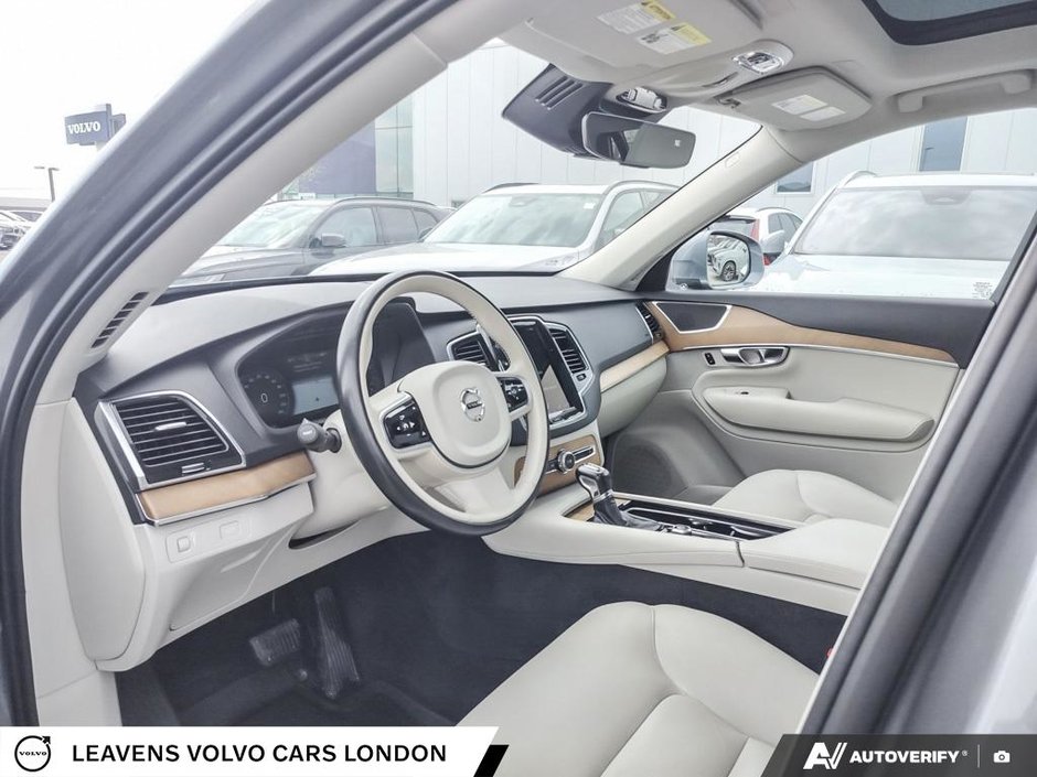 2020 Volvo XC90 MOMENTUM-12