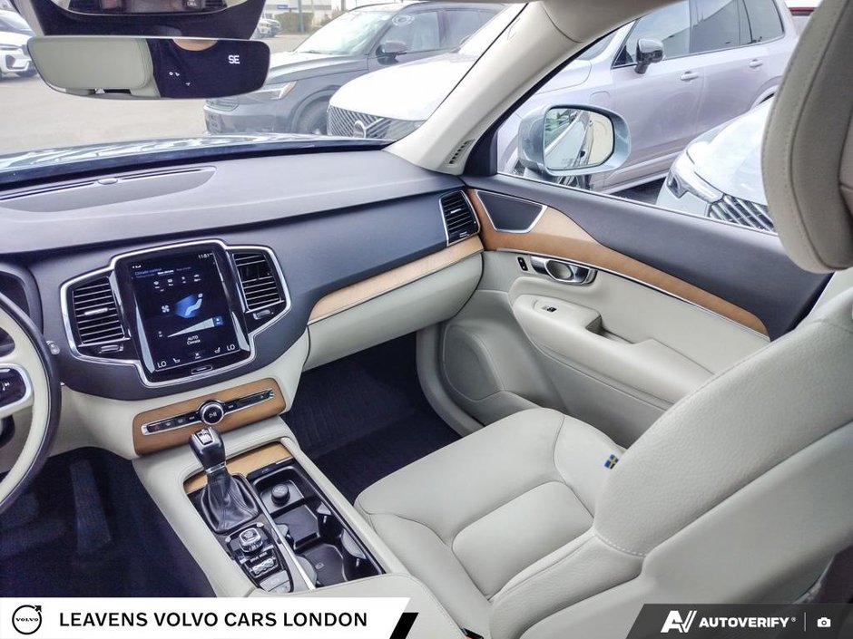 2020 Volvo XC90 MOMENTUM-24
