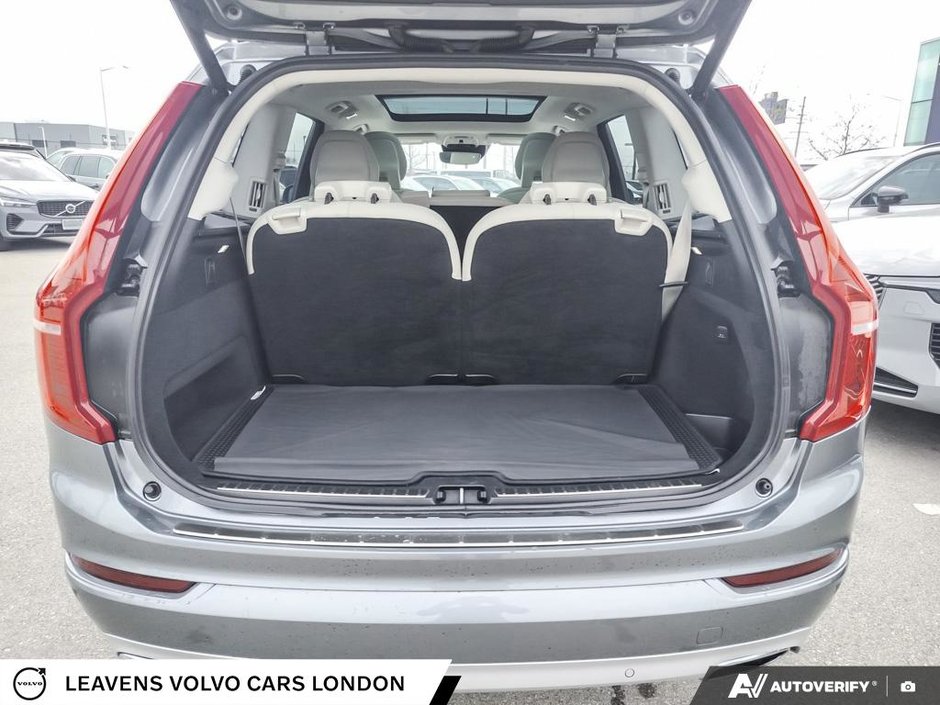 2020 Volvo XC90 MOMENTUM-11
