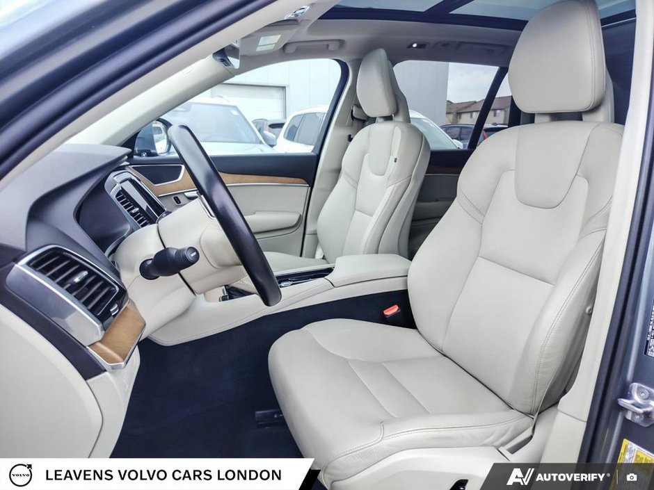 2020 Volvo XC90 MOMENTUM-25