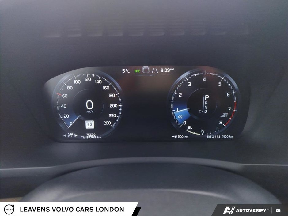 2022 Volvo XC90 MOMENTUM-16