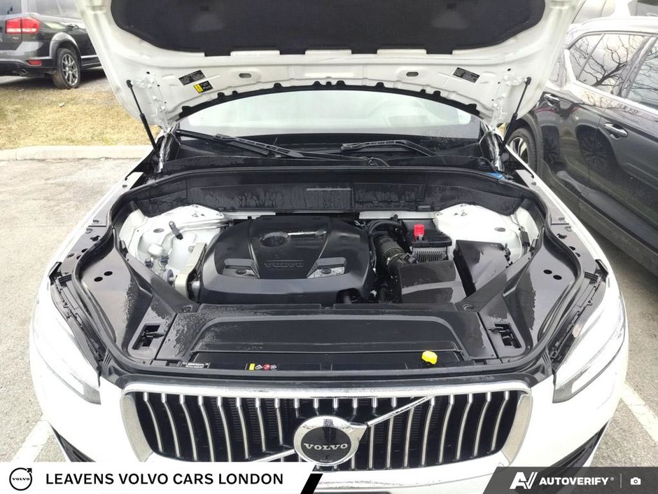 2022 Volvo XC90 MOMENTUM-9