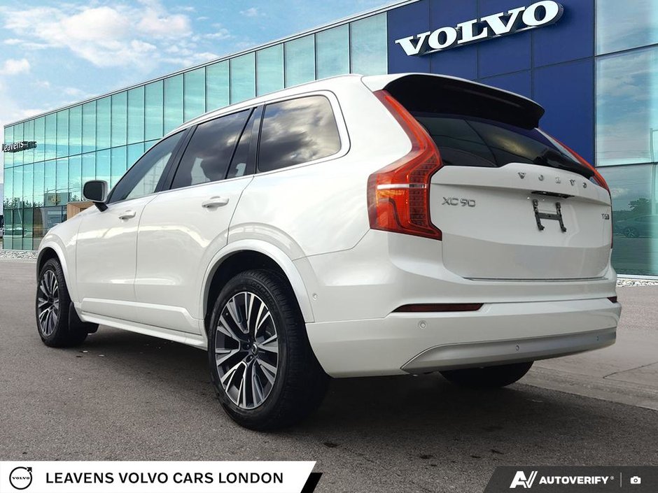 2022 Volvo XC90 MOMENTUM-3