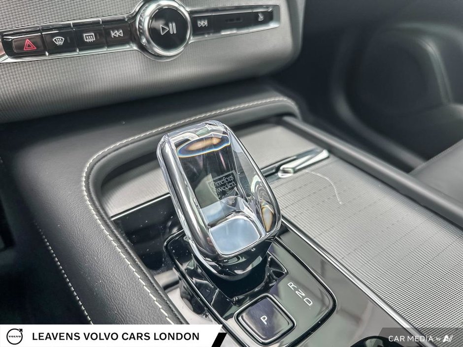 2023 Volvo XC90 ULTIMATE DARK THEME-28