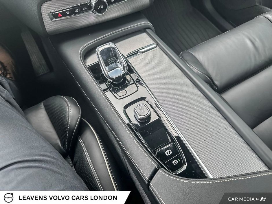 2023 Volvo XC90 ULTIMATE DARK THEME-17