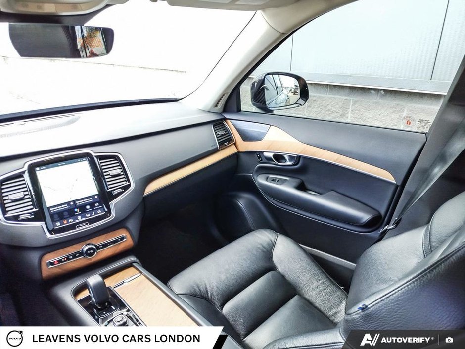 2023 Volvo XC90 PLUS DARK THEME-24
