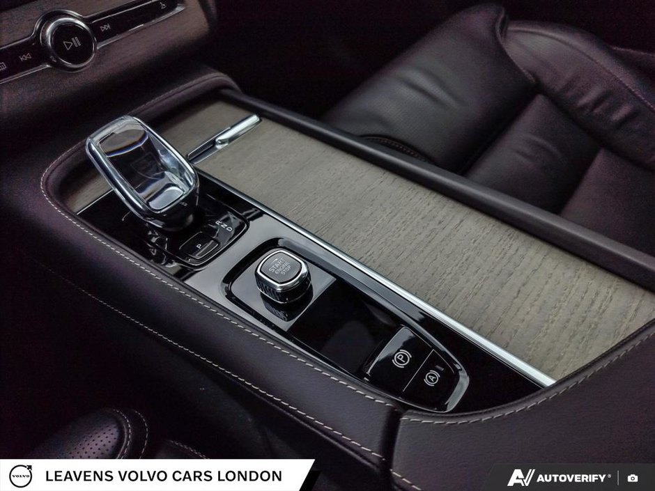 2024 Volvo XC90 ULTIMATE BRIGHT THEME-17