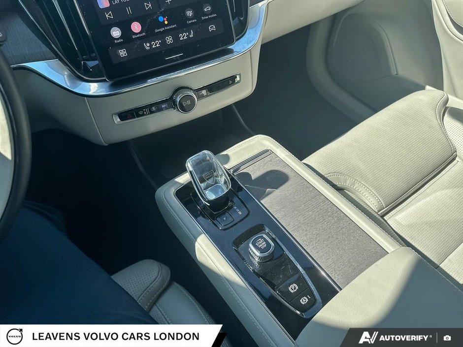 2025 Volvo XC90 ULTRA BRIGHT THEME-17