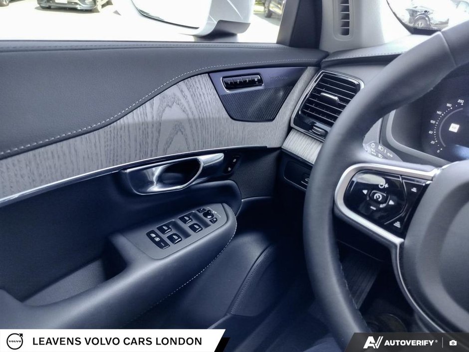 2025 Volvo XC90 ULTRA BRIGHT THEME-16