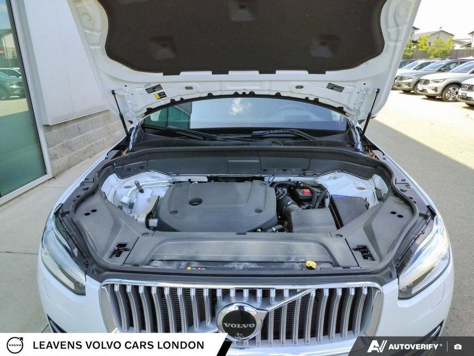 2025 Volvo XC90 ULTRA BRIGHT THEME-9