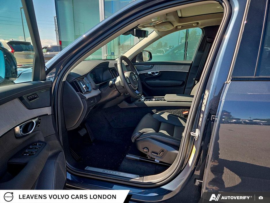 2026 Volvo XC90 ULTRA DARK THEME-29