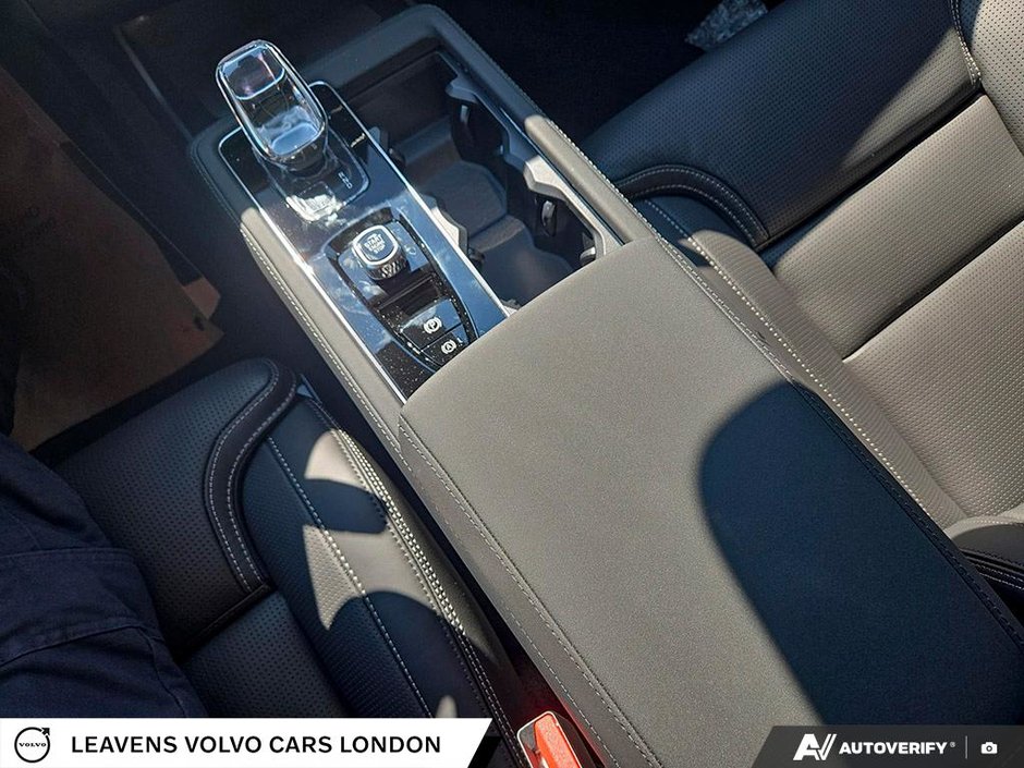 2026 Volvo XC90 ULTRA DARK THEME-23