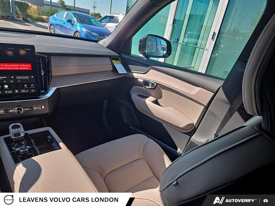 2026 Volvo XC90 PLUS DARK THEME-28