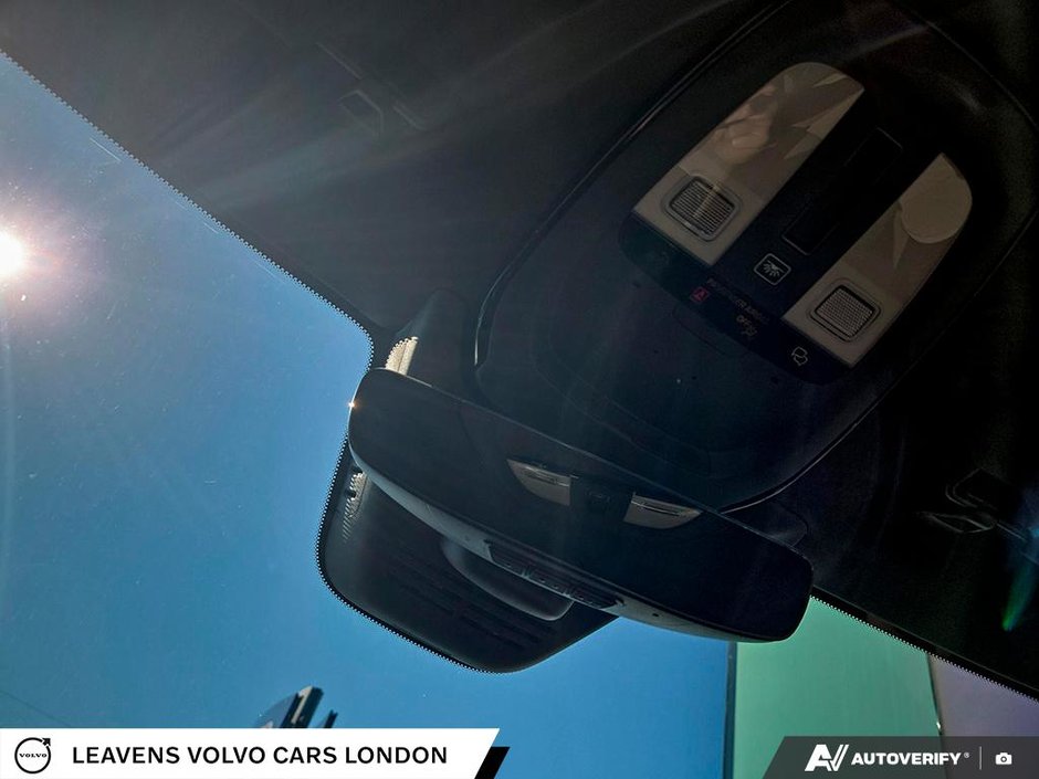 2026 Volvo XC90 PLUS DARK THEME-17