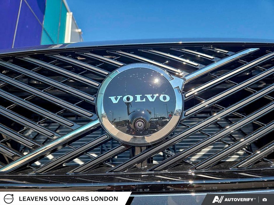 2026 Volvo XC90 PLUS DARK THEME-8