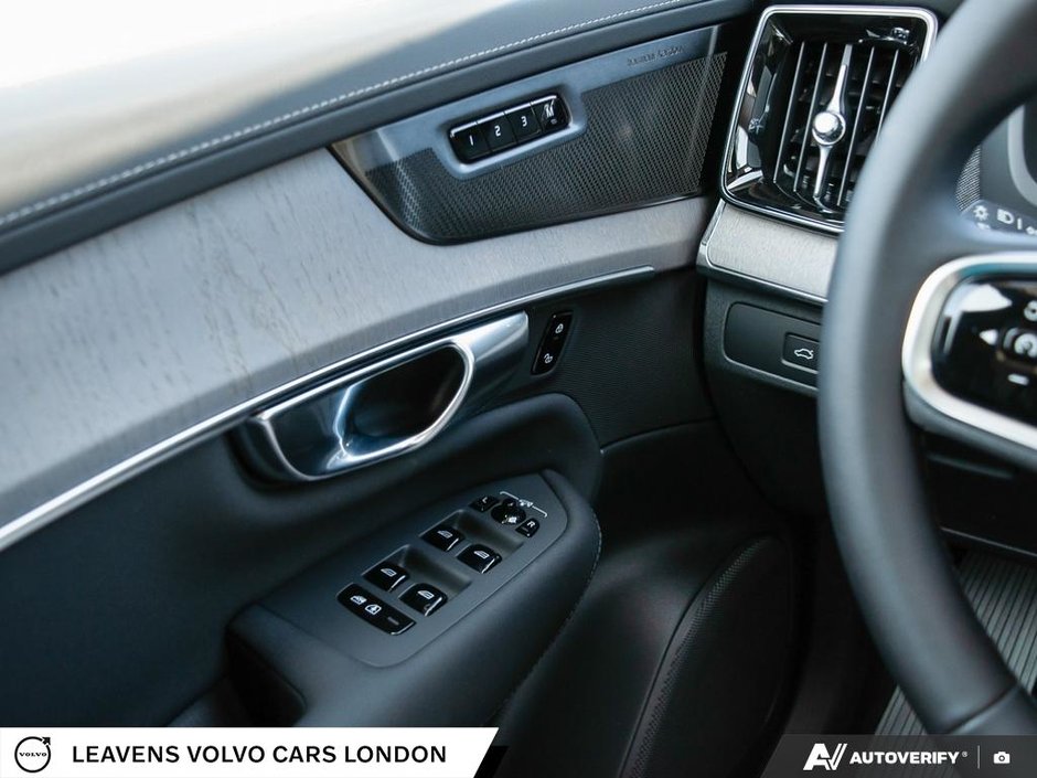 2026 Volvo XC90 ULTRA DARK THEME-16